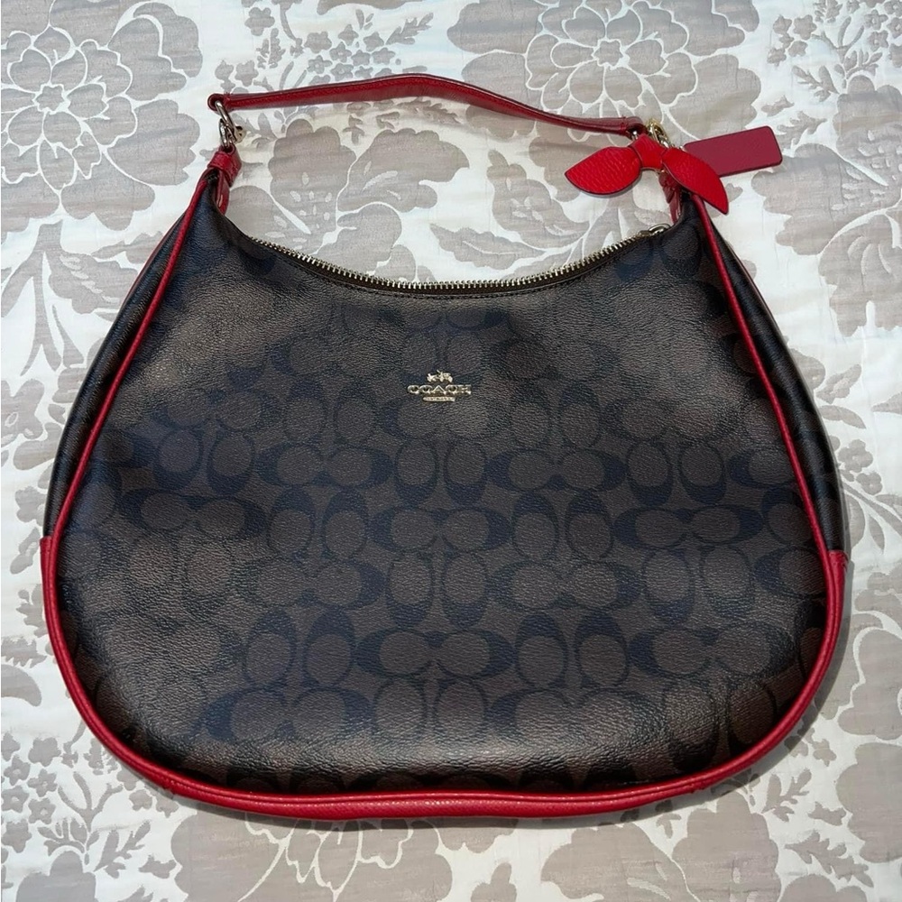 Coach authentic shoulder bag